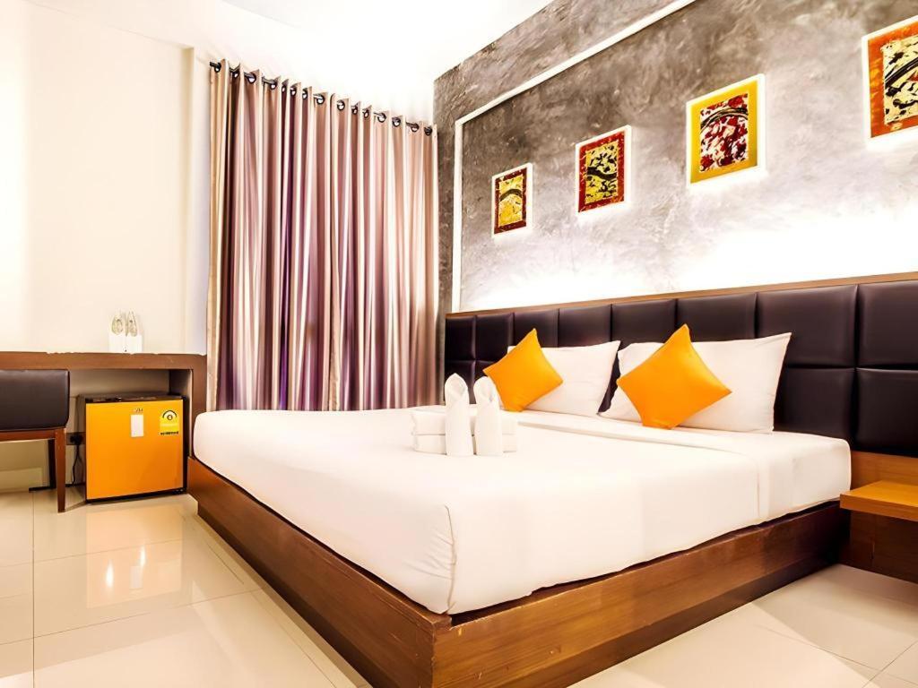 B2 Thippanate Boutique & Budget Hotel Чіангмай Екстер'єр фото
